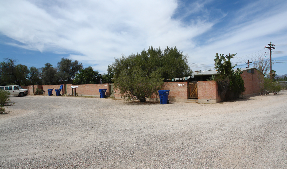 2451 N Park Ave in Tucson, AZ - Foto de edificio