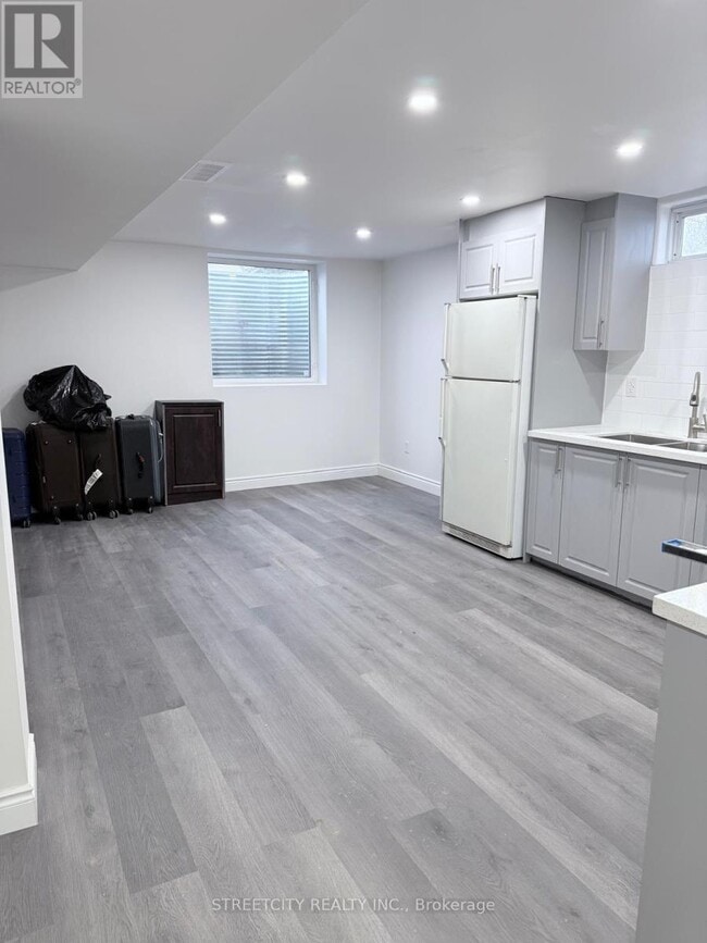 31 Christians Dr in London, ON - Building Photo - Building Photo