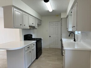 1713 Dallas St in Portland, TX - Building Photo - Building Photo