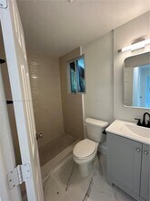 1652 Madison St in Hollywood, FL - Building Photo - Building Photo