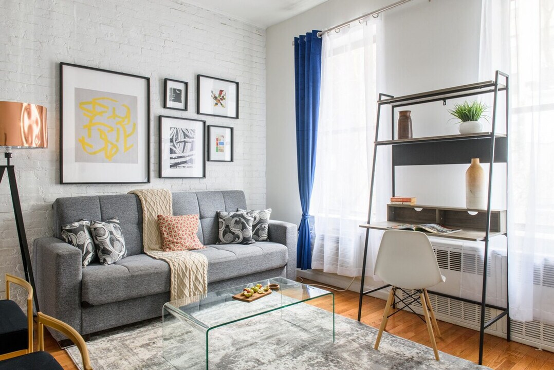 240 E 26th St in New York, NY - Building Photo