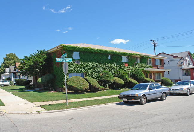 1909 Hickory Grove Ave in Racine, WI - Foto de edificio - Building Photo