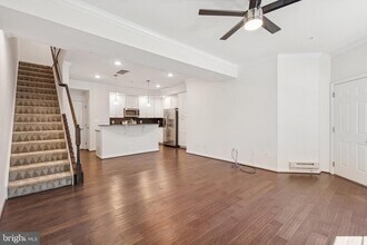 42114 Piebald Square in Stone Ridge, VA - Foto de edificio - Building Photo