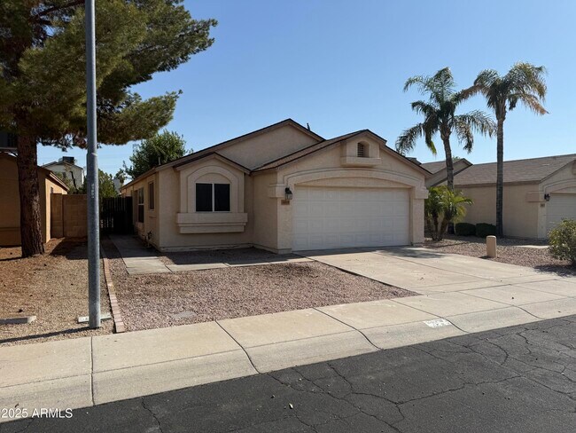 4019 W Fallen Leaf Ln in Glendale, AZ - Building Photo - Building Photo