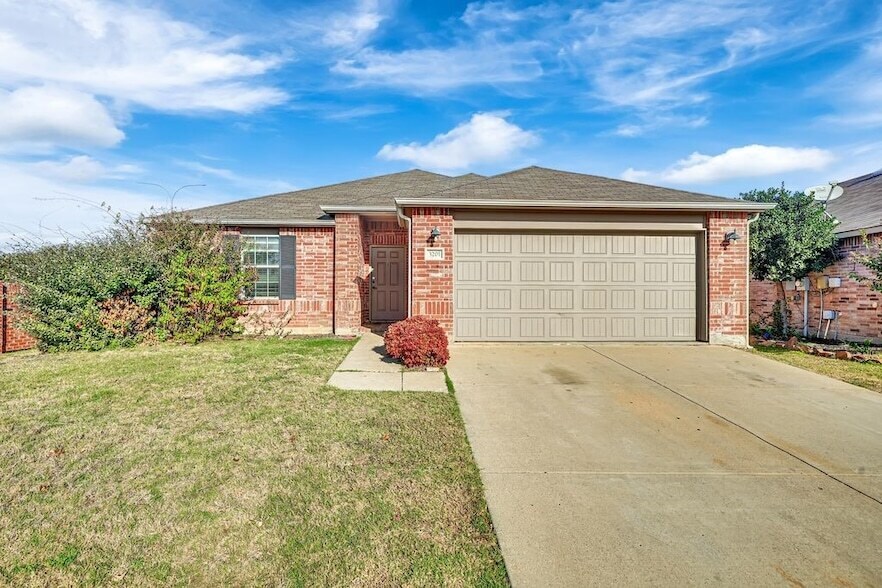 3201 Sadie Trail in Fort Worth, TX - Foto de edificio