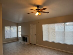 10679 Villa St in Adelanto, CA - Foto de edificio - Building Photo