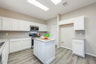 5115 Cherrywood Ct in League City, TX - Foto de edificio - Building Photo