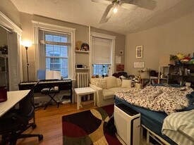 28 Myrtle St, Unit 3 in Boston, MA - Building Photo
