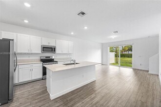 4612 Hollister Ave in Greenacres, FL - Building Photo - Building Photo