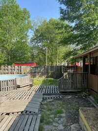 913 S Elm St - 10
