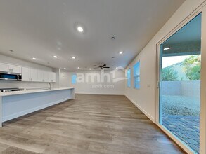 4588 Camden Bridge St in Las Vegas, NV - Building Photo - Building Photo