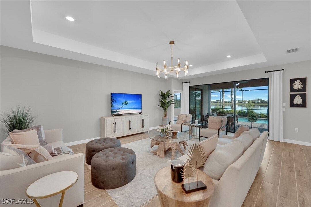 18336 Parksville Dr in Estero, FL - Building Photo