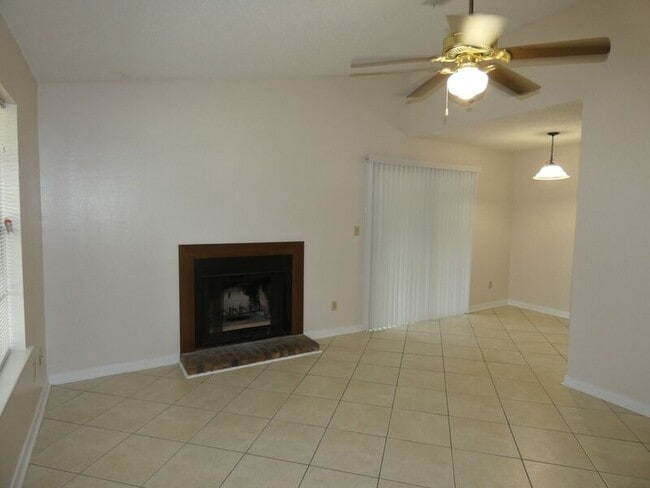 3864 Oakus Dr in Milton, FL - Building Photo - Building Photo