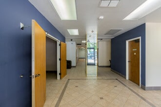 Imperial Tower in Sacramento, CA - Building Photo - Lobby