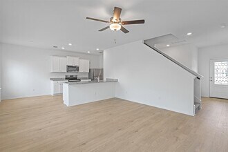 18424 Stellers Sea St in Elgin, TX - Building Photo - Building Photo