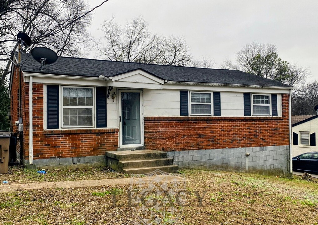 1913 Laurinda Dr in Nashville, TN - Building Photo
