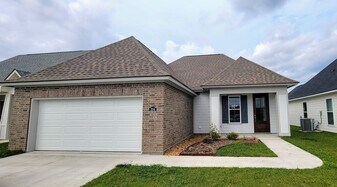 204 Bennington Ln in Youngsville, LA - Building Photo