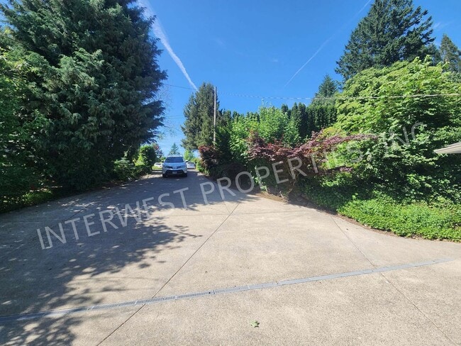 1760 SW 87th Ave in Portland, OR - Building Photo - Building Photo