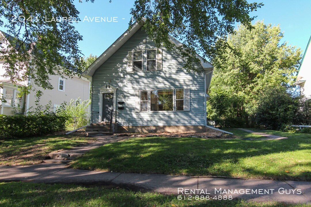 2041 Laurel Ave in St. Paul, MN - Building Photo