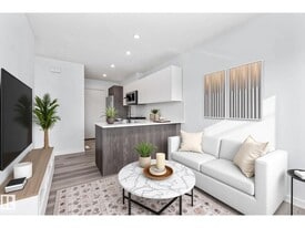 15120 93 Ave NW in Edmonton, AB - Building Photo