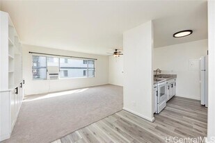 46-267-267 Kahuhipa St in Kaneohe, HI - Building Photo