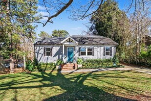 1360 Smith St SE in Atlanta, GA - Building Photo