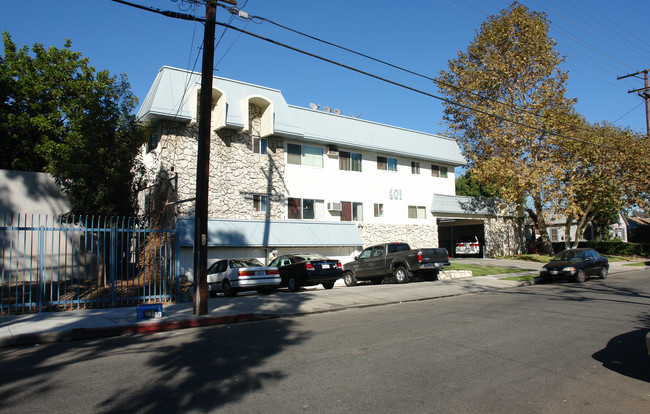 601 E Acacia Ave in Glendale, CA - Building Photo - Building Photo