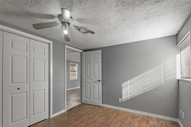 1417 23rd St in Huntsville, TX - Building Photo - Building Photo