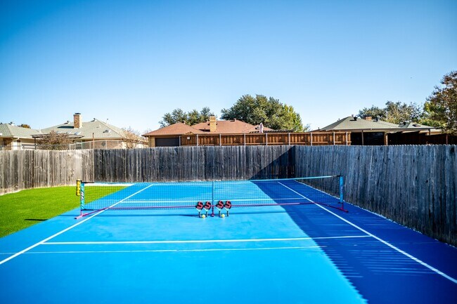 3706 Bishop Hill Dr, Unit 3304 in Carrollton, TX - Foto de edificio - Building Photo