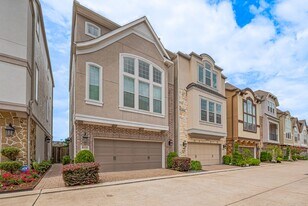 8324 Hillendahl Blvd in Houston, TX - Building Photo