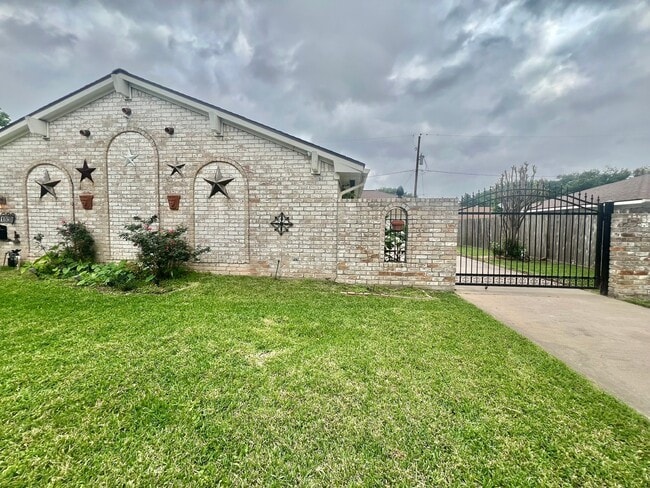 11538 Neff St in Houston, TX - Foto de edificio - Building Photo