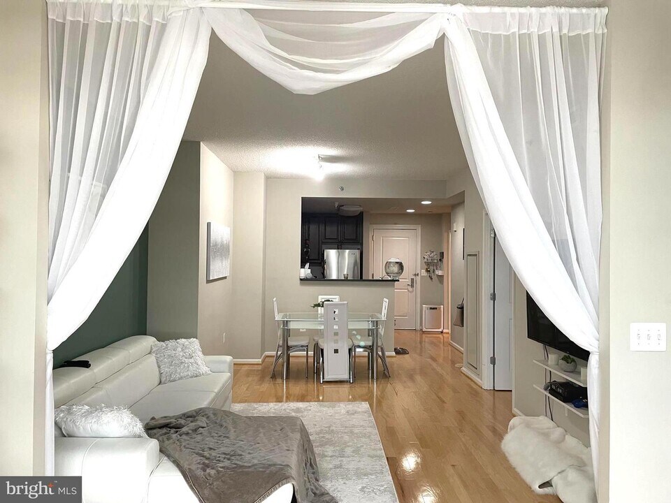 11700 Old Georgetown Rd-Unit -1013 in Rockville, MD - Building Photo