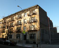 918 Leggett Ave Apartments