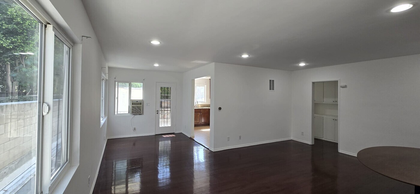 361 N Hayworth Ave, Unit 3 in Los Angeles, CA - Foto de edificio