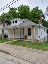 917 Dockery St in Jefferson City, MO - Building Photo