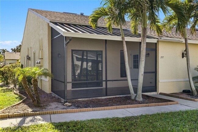 1518 SW Courtyards Ln in Cape Coral, FL - Building Photo - Building Photo