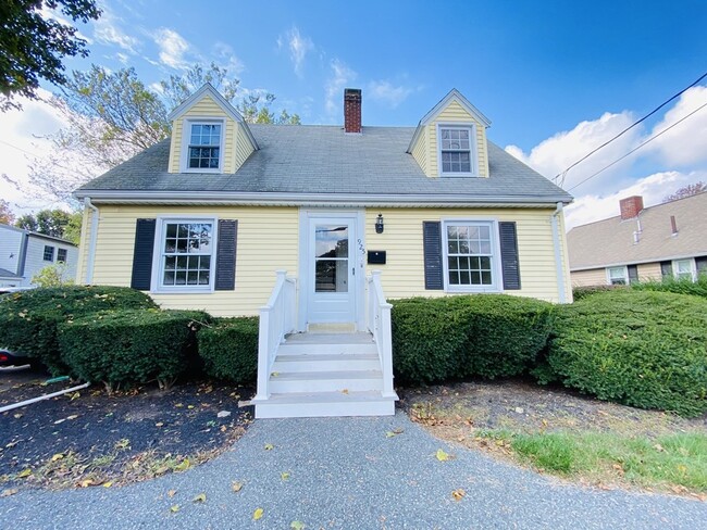 property at 925 Main St