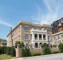 Regents Park at Peachtree Battle Apartments