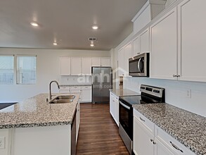 1461 Golden Hour Ave in North Las Vegas, NV - Building Photo - Building Photo