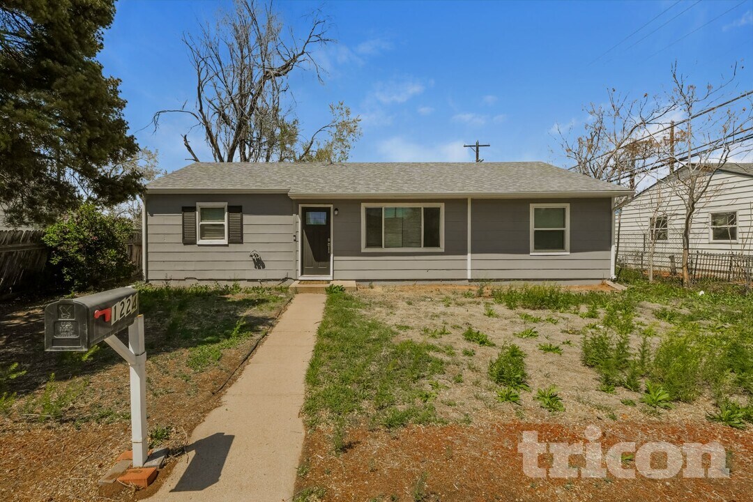 1224 Norwood Ave in Colorado Springs, CO - Foto de edificio