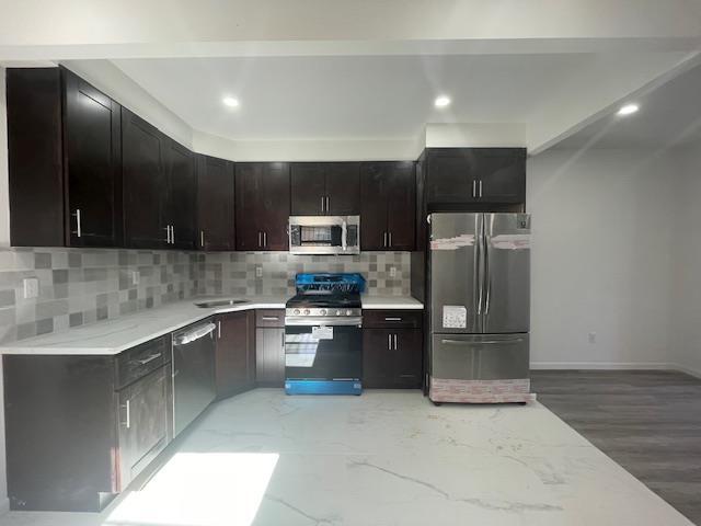 246 Menahan St in Brooklyn, NY - Building Photo