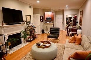 2921 Lenox Rd NE in Atlanta, GA - Building Photo