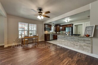 2933 James Ave in Fort Worth, TX - Building Photo - Building Photo