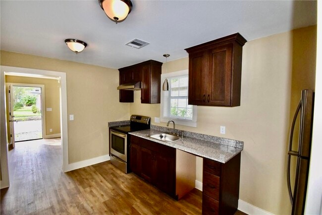 321 E 35th St in Houston, TX - Building Photo - Building Photo