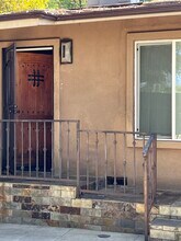 21050 Avenue San Luis in Woodland Hills, CA - Building Photo - Building Photo