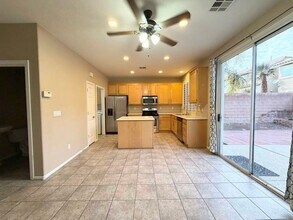 332 Summer Palace Way in Las Vegas, NV - Building Photo - Building Photo