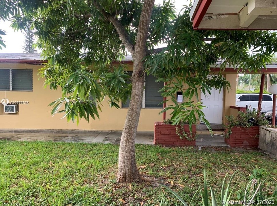 16031 NE 18th Pl-Unit -4 in North Miami Beach, FL - Building Photo