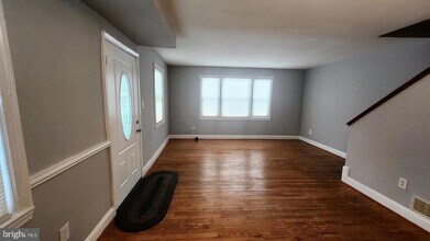 1199 46th Pl SE, Unit 3 in Washington, DC - Foto de edificio - Building Photo