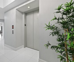 851 NE 1st Ave, Unit 3111 in Miami, FL - Building Photo - Building Photo