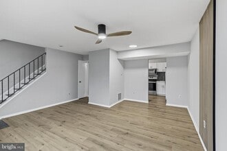 341 Clarkson St in Burlington, NJ - Building Photo - Building Photo